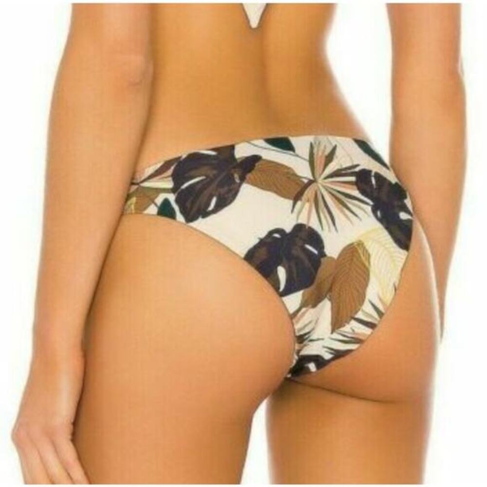 l*space Comacho Bottom Classic‎ in Lotusland